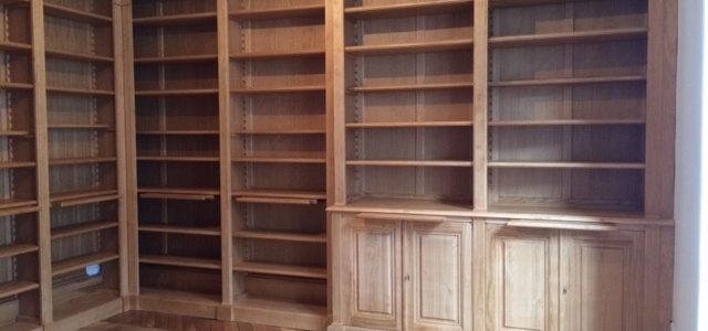 Importante bibliothèque d’angle