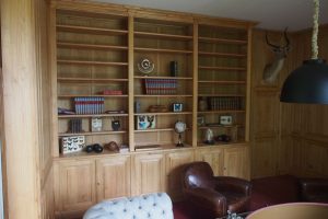 Boiseries hautes et bibliothèques pour un château
