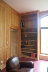 Boiseries hautes et bibliothèques pour un château