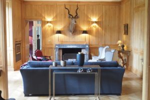 Boiseries hautes et bibliothèques pour un château