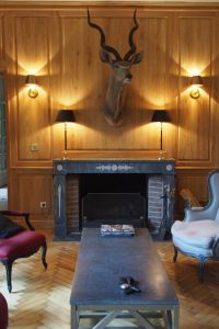 Boiseries hautes et bibliothèques pour un château