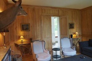 Boiseries hautes et bibliothèques pour un château