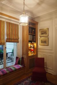 Décoration d'intérieur pour une entrée d'un appartement du XVIIeme arrondissement de Paris