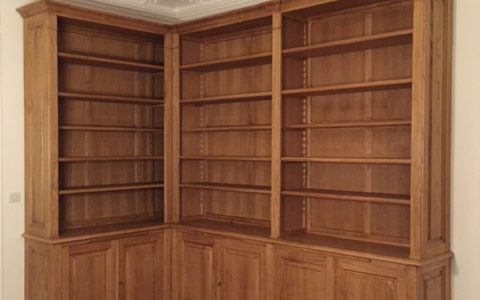 Bibliothèque d’angle sur mesure de style Directoire