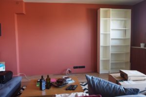 Bibliothèque contemporaine sur mesure gris anthracite sans fond
