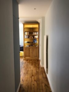 Bibliothèque de couloir