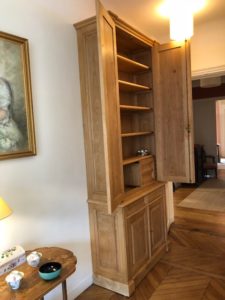 Meuble de parquet formant vaisselier en bois naturel