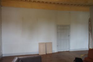 Grand pan de mur directoire en châtaignier