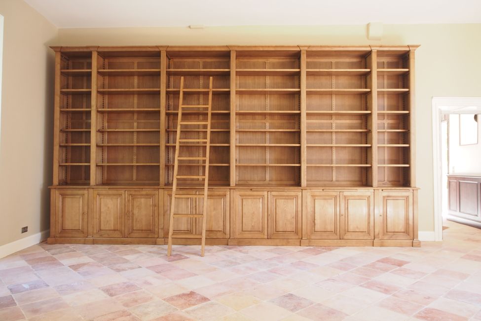 Grande bibliothèque de parquet en bois naturel pour un Château à Bordeaux