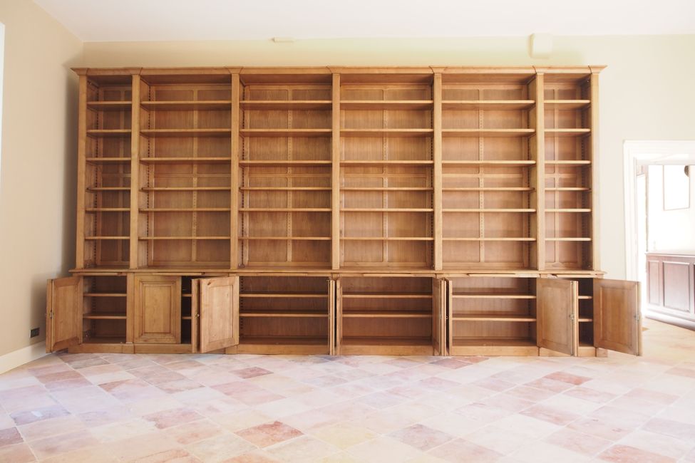 Grande bibliothèque de parquet en bois naturel pour un Château à Bordeaux