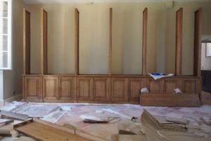 Grande bibliothèque de parquet en bois naturel pour un Château à Bordeaux