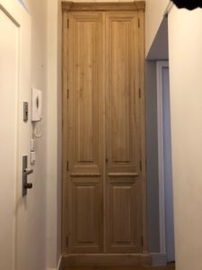 Cacher un compteur electrique avec un meuble