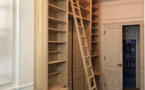 Bibliothèque pont sur mesure