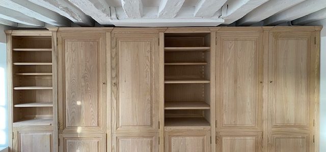 Réalisation d’un long meuble de mur à mur