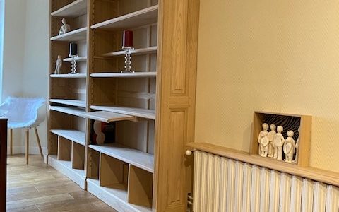Long bibus sur une mezzanine