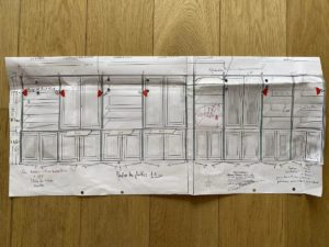 Réalisation sur mesure d’une bibliothèque pour la décoration d’intérieur en mezzanine d’une maison en région parisienne