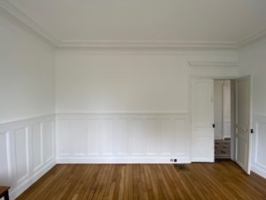Bibliothèque minimaliste prête à être peinte