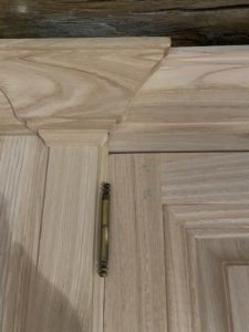 Façade en bois naturel brut