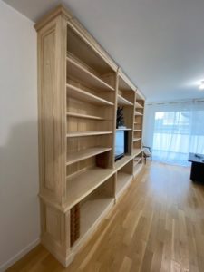 Grand Bibus en double corps de style Louis XVI en bois naturel brut