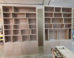 Paire de larges bibliothèques contemporaines