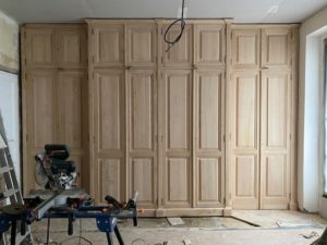 Un menuisier de renom pour la confection de vos portes dérobées