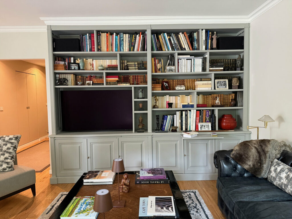 Bibliothèque aux larges travées