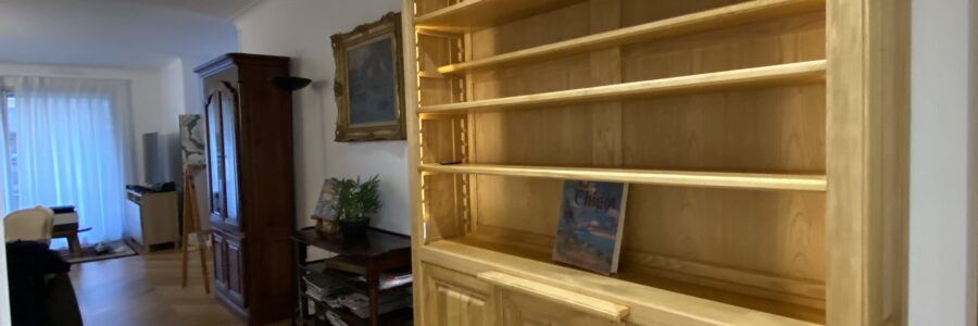 Réalisation d’une bibliothèque pour une entrée et une salle a manger