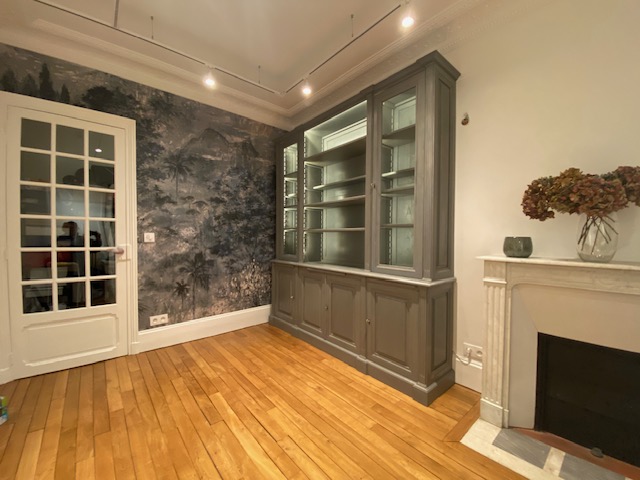 Bibliothèque de parquet de châtaignier peint