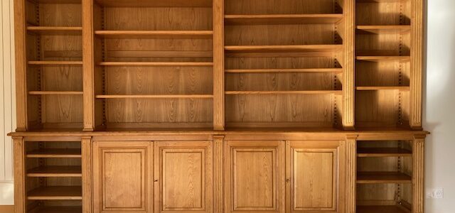 Bibliothèque et Bibus latéraux en bois naturel cirée avec de la véritable cire d’abeilles